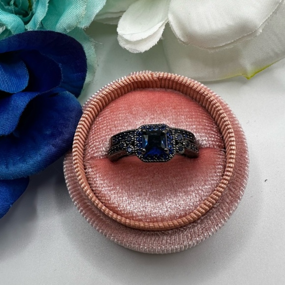 Sapphire Gemstone & Black Metal Tone  Ring Set Sz 7 NEW!